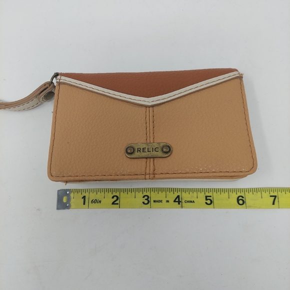 Relic Brown White Pebbled Leather Tricolor Wristlet Chevron Bifold Snap Wallet - Picture 5 of 11